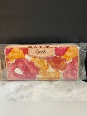 NIP Y2K Coach Ashley Floral
Watercolor Wallet